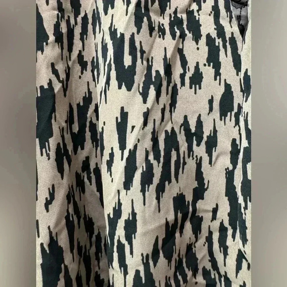 Milk & Honey Black and Tan Print Blouse - Size L - Picture 9 of 12